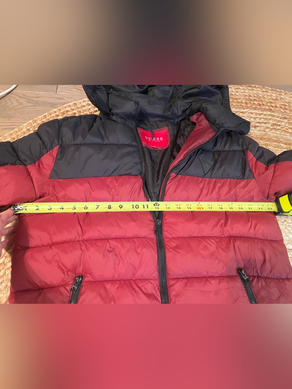 GUESS Men’s Black & Burgundy Hooded Puffer Jacket Size Large - Picture 8 of 9